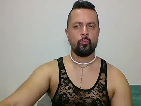 Snapshot of TRIISTAN_KING10 chatting on March 5, 9:11 pm TRIISTAN KING10 online show from March 5, 9:11 pm