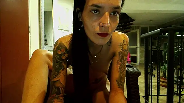 emmaherby online show from December 19, 11:35 pm