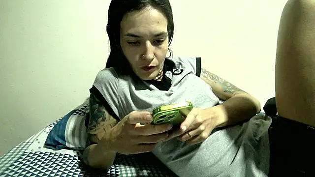 emmaherby online show from January 25, 2:04 am