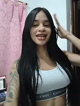Snapshot of secretgreisy_ chatting on June 11, 5:05 am secretgreisy online show from June 11, 5:05 am