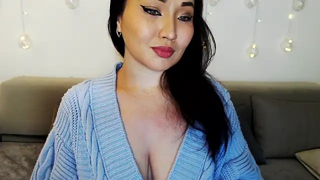 Snapshot of DanyMin chatting on April 4, 6:44 am DanyMin online show from April 4, 6:44 am