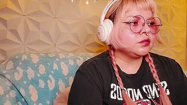 Satyn doll online show from May 20, 1:12 am