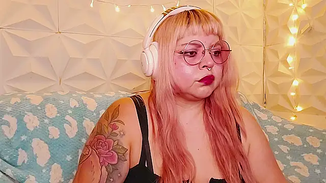 Satyn doll online show from May 20, 10:16 pm