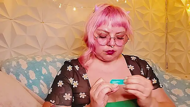 Satyn doll online show from May 28, 1:36 am