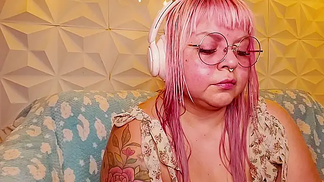Satyn doll online show from May 31, 10:11 pm