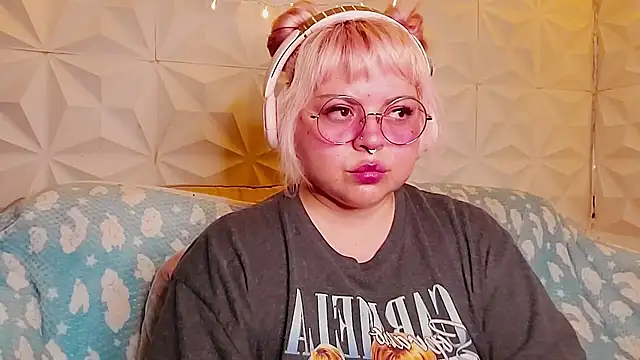 Satyn doll online show from June 7, 10:13 pm