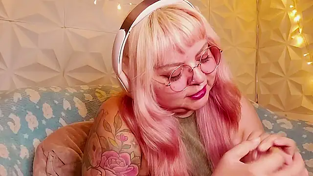 Satyn doll online show from June 10, 11:35 pm