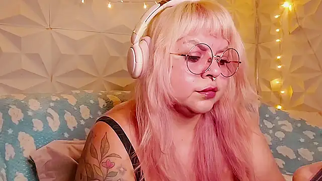 Satyn doll online show from June 12, 11:25 pm