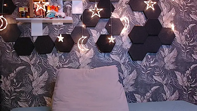 Snapshot of ChiooMia chatting on March 16, 8:07 am ChiooMia online show from March 16, 8:07 am