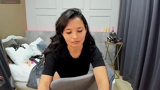 Snapshot of ErikaSoft chatting on December 13, 11:55 am ErikaSoft online show from December 13, 11:55 am