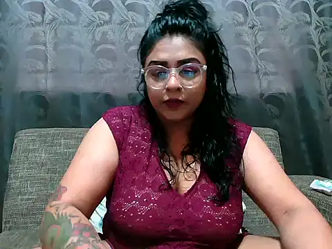 Snapshot of indianishkq7 chatting on December 5, 12:55 pm indianishkq7 online show from December 5, 12:55 pm