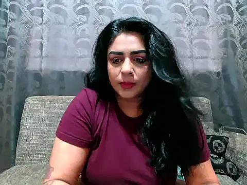 Snapshot of indianishkq7 chatting on December 17, 11:39 am indianishkq7 online show from December 17, 11:39 am
