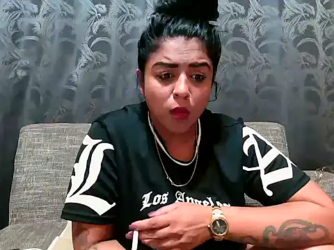 Snapshot of indianishkq7 chatting on February 1, 3:28 pm indianishkq7 online show from February 1, 3:28 pm