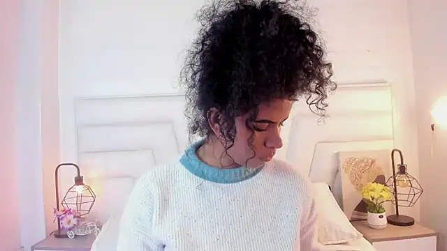 Ellie Alves online show from December 6, 3:22 pm
