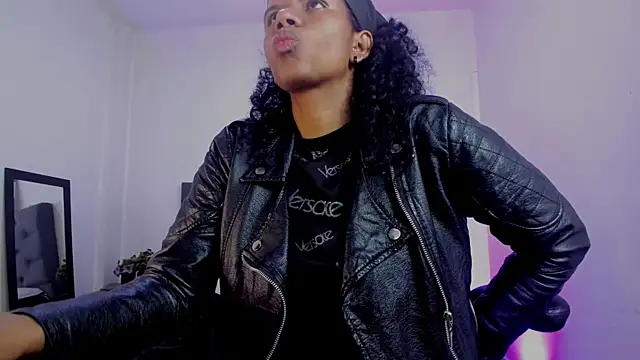 Ellie Alves online show from November 7, 1:22 pm