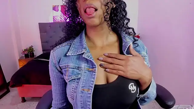 Ellie Alves online show from November 13, 1:21 pm