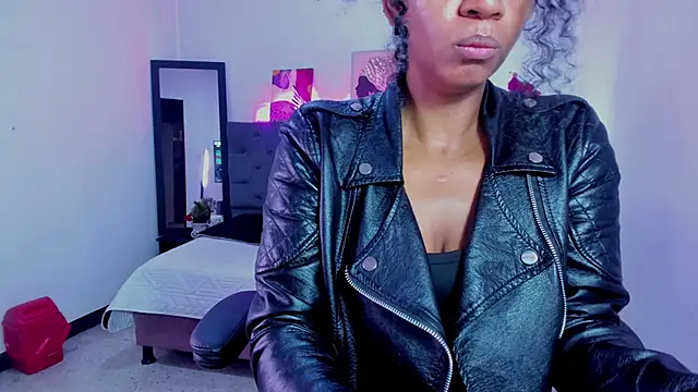 Ellie Alves online show from December 16, 3:06 pm