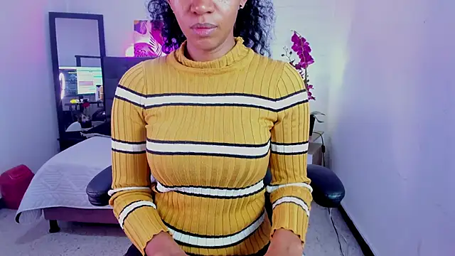 Ellie Alves online show from December 20, 2:46 pm