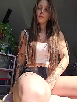 LilyOrion online show from July 11, 8:33 pm
