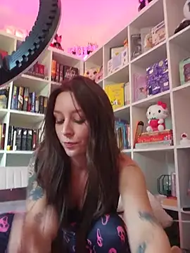 LilyOrion online show from July 15, 9:42 pm