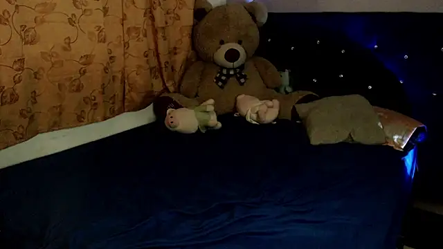 ANGELIQUE KLANE online show from November 13, 5:56 pm