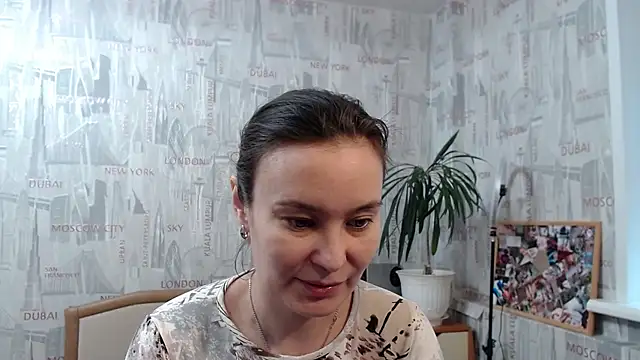 Snapshot of GinaQSoul chatting on February 2, 8:46 am GinaQSoul online show from February 2, 8:46 am