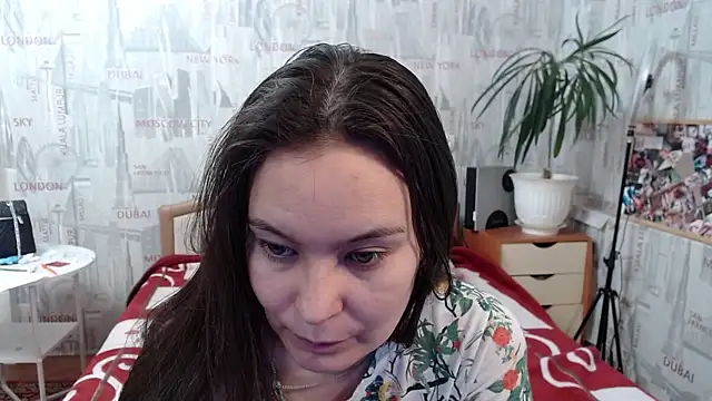 Snapshot of GinaQSoul chatting on February 8, 9:13 am GinaQSoul online show from February 8, 9:13 am
