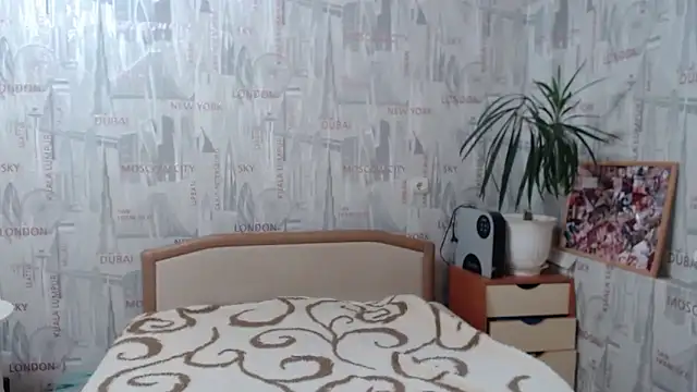 Snapshot of GinaQSoul chatting on October 3, 9:39 am GinaQSoul online show from October 3, 9:39 am