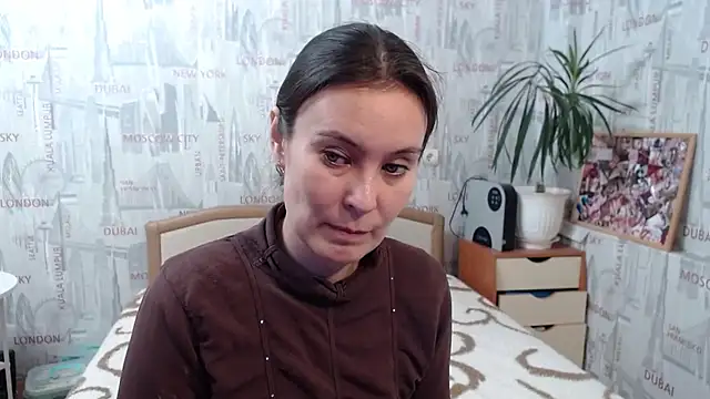 Snapshot of GinaQSoul chatting on October 4, 10:24 am GinaQSoul online show from October 4, 10:24 am