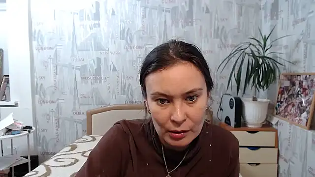 Snapshot of GinaQSoul chatting on October 6, 11:40 am GinaQSoul online show from October 6, 11:40 am