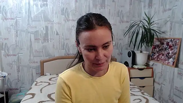 Snapshot of GinaQSoul chatting on October 11, 9:52 am GinaQSoul online show from October 11, 9:52 am