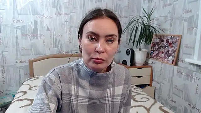 Snapshot of GinaQSoul chatting on October 16, 3:35 pm GinaQSoul online show from October 16, 3:35 pm