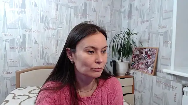 Snapshot of GinaQSoul chatting on November 18, 11:25 am GinaQSoul online show from November 18, 11:25 am