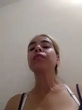 Snapshot of mari657 chatting on March 16, 12:27 am mari657 online show from March 16, 12:27 am