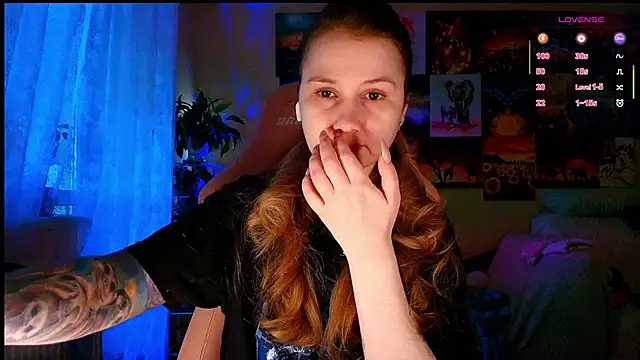Snapshot of GoodWitch_ chatting on May 6, 5:46 am GoodWitch online show from May 6, 5:46 am