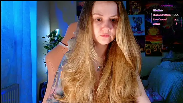 Snapshot of GoodWitch_ chatting on May 22, 5:25 am GoodWitch online show from May 22, 5:25 am