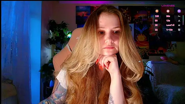 Snapshot of GoodWitch_ chatting on June 11, 6:00 am GoodWitch online show from June 11, 6:00 am