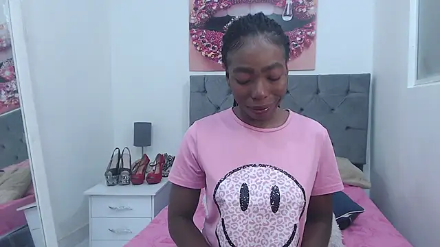 Snapshot of kirajohnson chatting on March 12, 10:37 am kirajohnson online show from March 12, 10:37 am