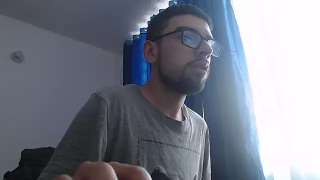 Snapshot of fvckolombianguyy chatting on February 3, 2:13 pm fvckolombianguyy online show from February 3, 2:13 pm