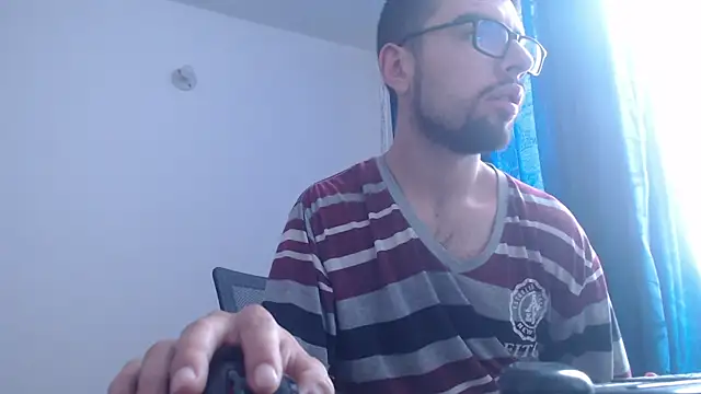 Snapshot of fvckolombianguyy chatting on February 5, 1:22 pm fvckolombianguyy online show from February 5, 1:22 pm