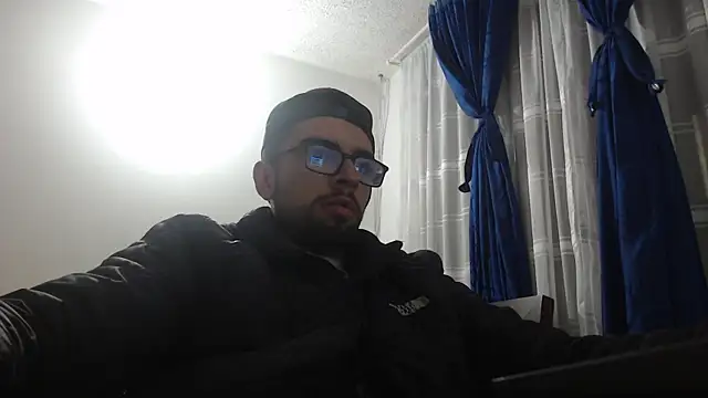 Snapshot of fvckolombianguyy chatting on February 7, 1:36 am fvckolombianguyy online show from February 7, 1:36 am