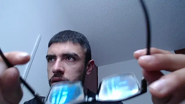 Snapshot of fvckolombianguyy chatting on February 8, 4:57 pm fvckolombianguyy online show from February 8, 4:57 pm