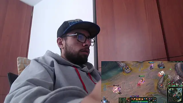 Snapshot of fvckolombianguyy chatting on February 17, 6:26 pm fvckolombianguyy online show from February 17, 6:26 pm