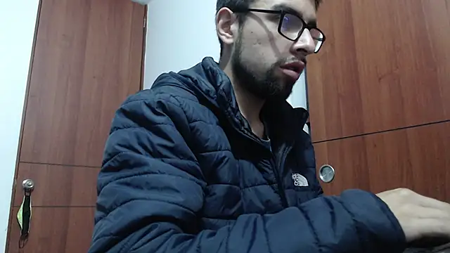 Snapshot of fvckolombianguyy chatting on February 23, 5:12 am fvckolombianguyy online show from February 23, 5:12 am