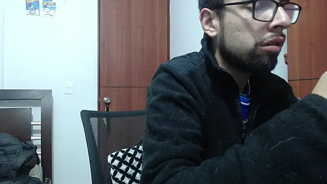 Snapshot of fvckolombianguyy chatting on February 25, 5:08 am fvckolombianguyy online show from February 25, 5:08 am