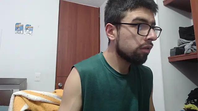 Snapshot of fvckolombianguyy chatting on February 25, 3:49 pm fvckolombianguyy online show from February 25, 3:49 pm