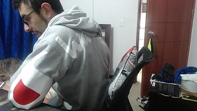 Snapshot of fvckolombianguyy chatting on February 26, 11:48 pm fvckolombianguyy online show from February 26, 11:48 pm