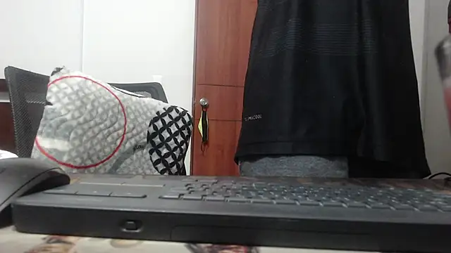 Snapshot of fvckolombianguyy chatting on February 27, 5:45 am fvckolombianguyy online show from February 27, 5:45 am