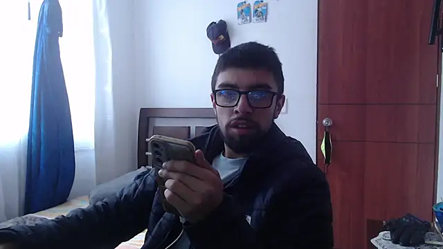 Snapshot of fvckolombianguyy chatting on March 1, 9:48 pm fvckolombianguyy online show from March 1, 9:48 pm