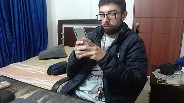 Snapshot of fvckolombianguyy chatting on March 2, 1:36 am fvckolombianguyy online show from March 2, 1:36 am